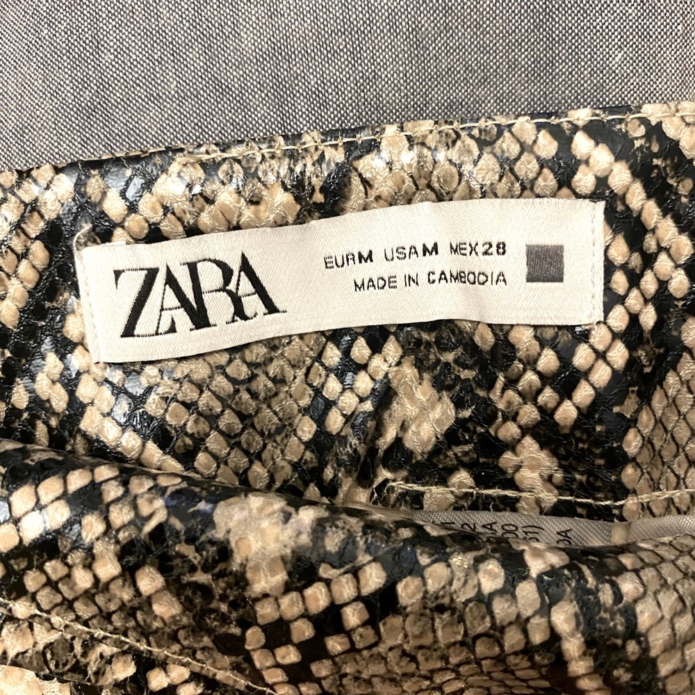 Zara python mini skirt - Picture 3 of 4